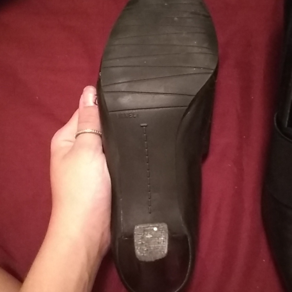 Heels - Picture 4 of 4